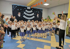 Występ grupy Smerfy